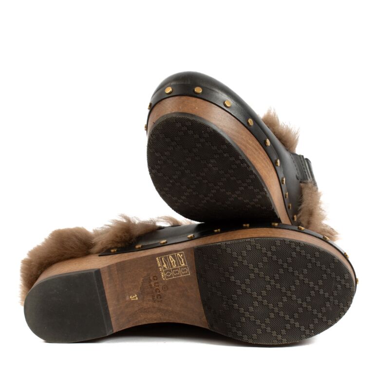 GUCCI ブラックレザー ローファー