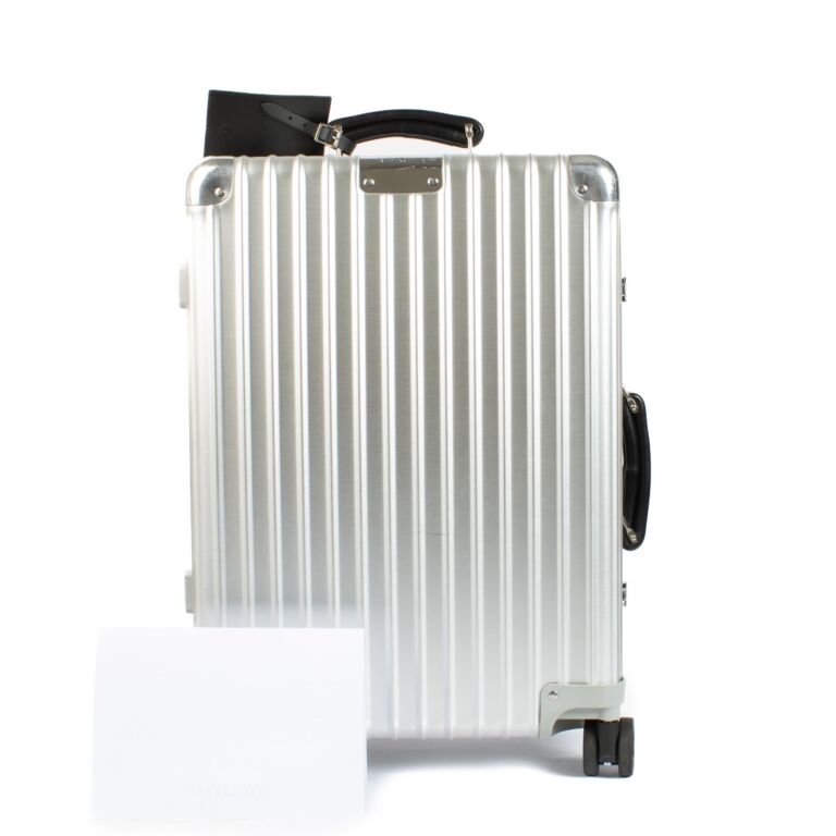 Rimowa Classic Cabin Suitcase ○ Labellov ○ Buy and Sell