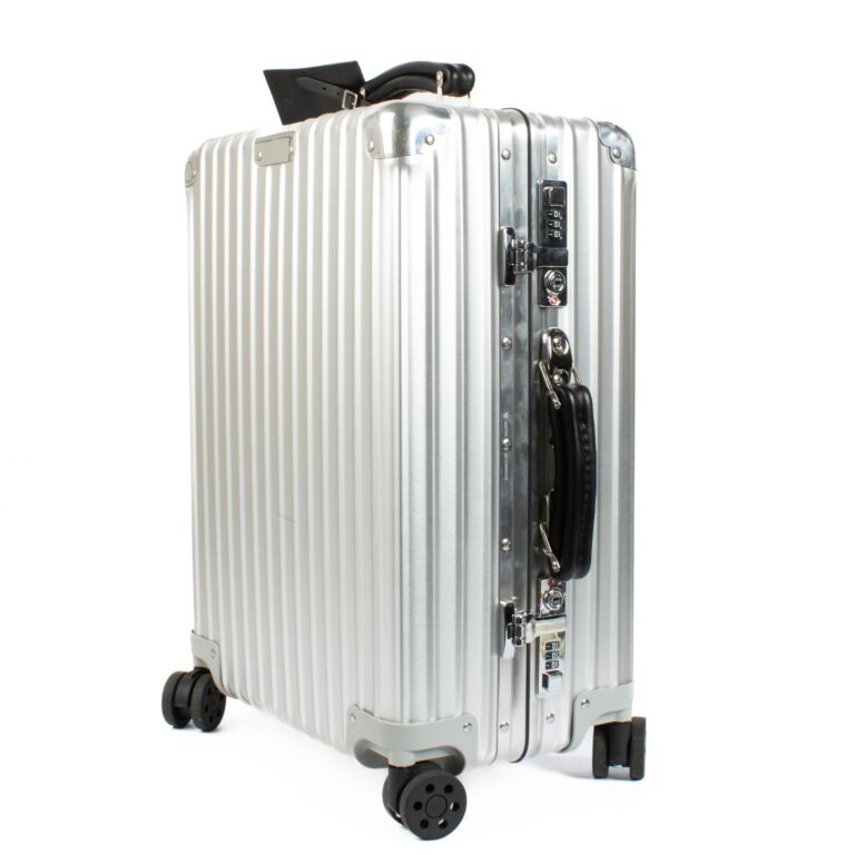 Classic Cabin Aluminum Carry-On Suitcase | Silver | RIMOWA