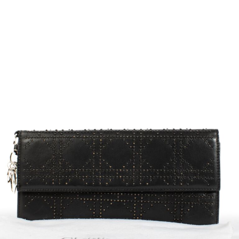 Dior 黒 スタッズ バングル Christian Dior Black Studded Cannage Clutch ○ Labellov