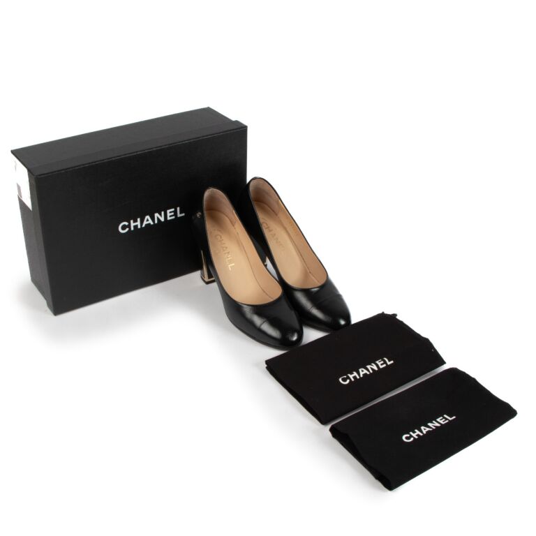 CHANEL ブラック ベルベット パンプス Chanel Black Leather Court Pumps - size 38 ○ Labellov