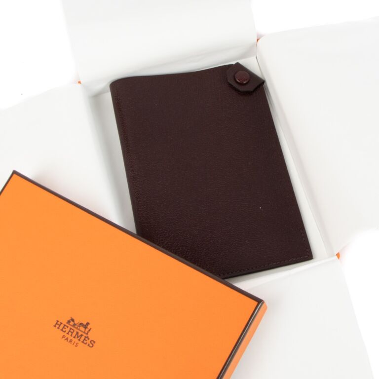 Hermès Chocolate Brown Tarmac Passport Holder ○ Labellov ○ Buy