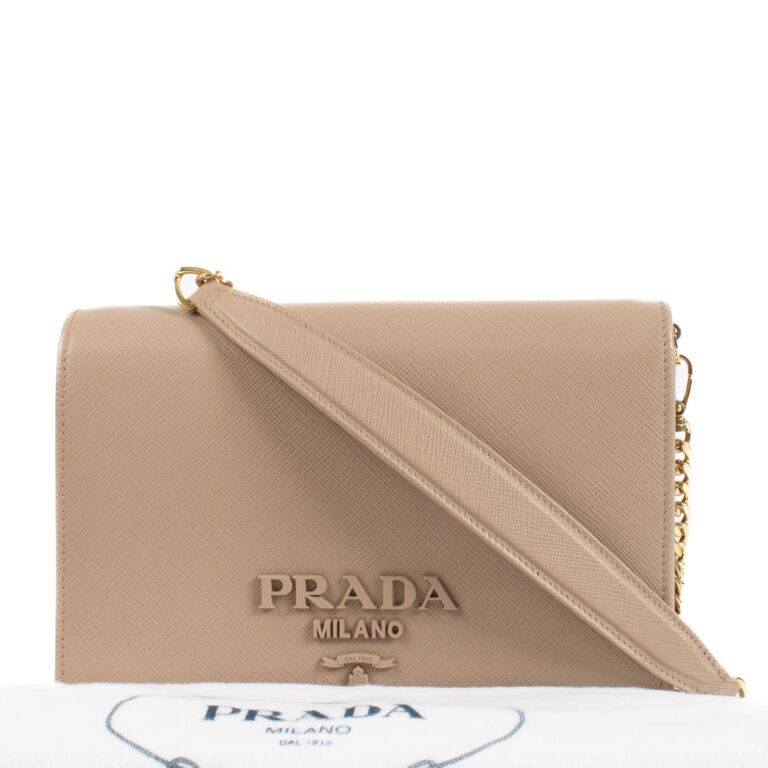 Prada Pink Saffiano Chain Bag ○ Labellov ○ Buy and Sell