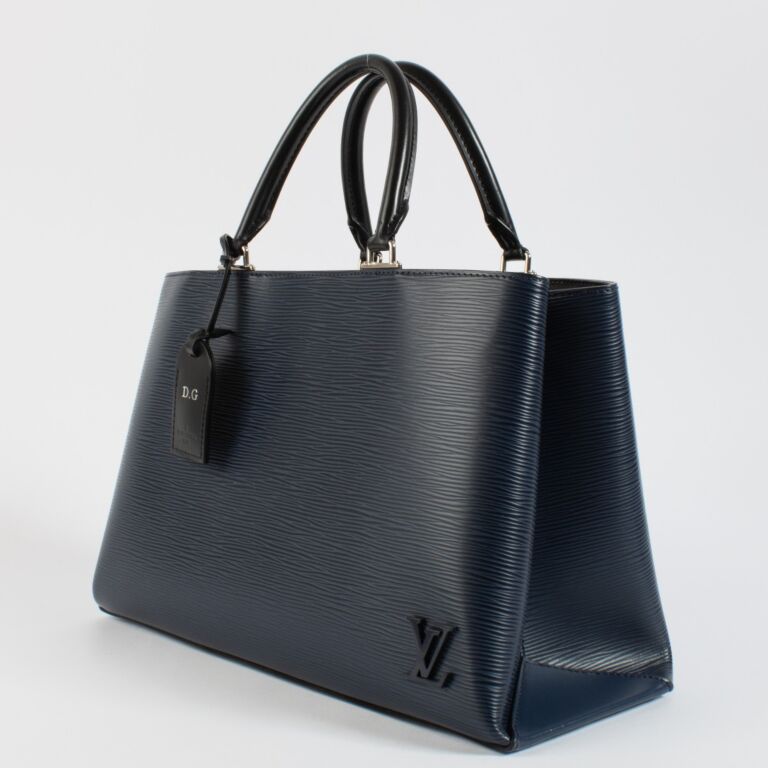 Louis Vuitton Black Epi Kleber MM Bag ○ Labellov ○ Buy and