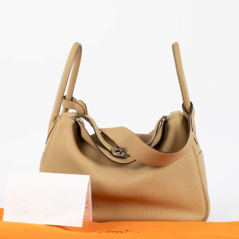 Hermès Lindy 34 Poussiere Clemence PHW ○ Labellov ○ Buy and Sell