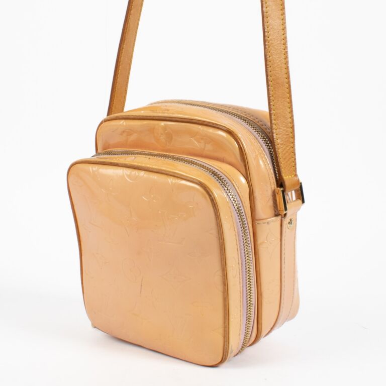 Louis Vuitton Beige Monogram Vernis Wooster Bag ○ Labellov ○ Buy