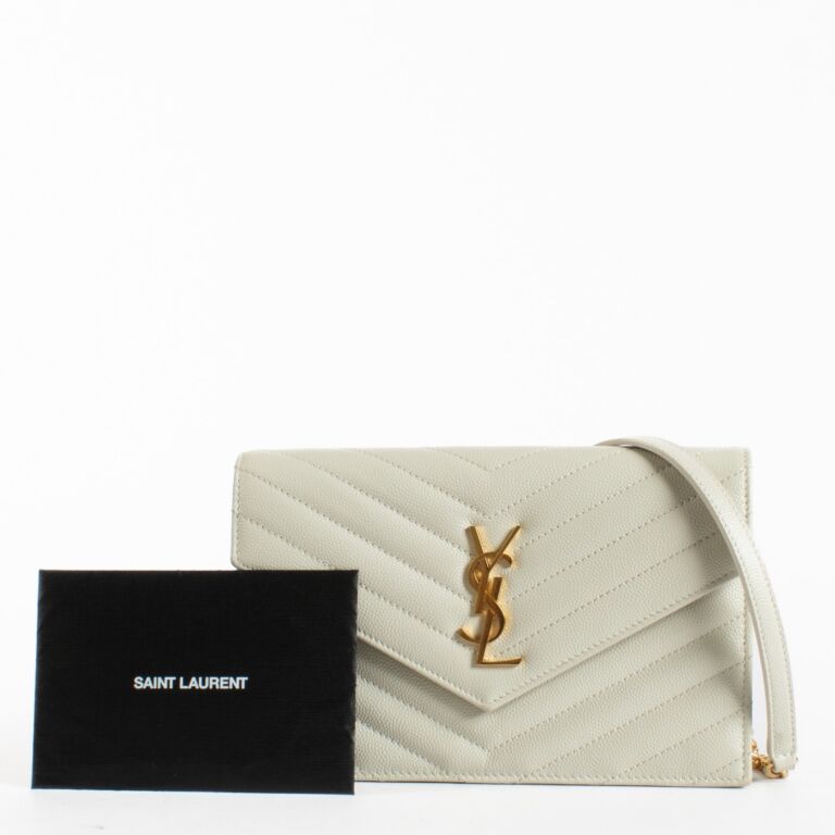 SAINT LAURENT 長財布　ホワイト SAINT LAURENT Cassandre Chain matelassé textured-leather wallet