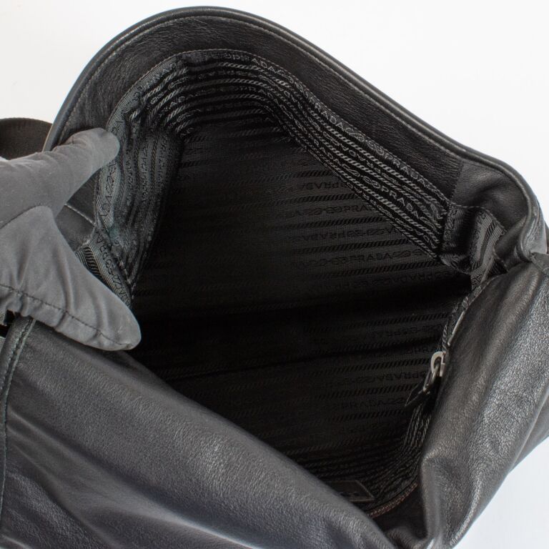 Prada Black Messenger Bag ○ Labellov ○ Buy and Sell