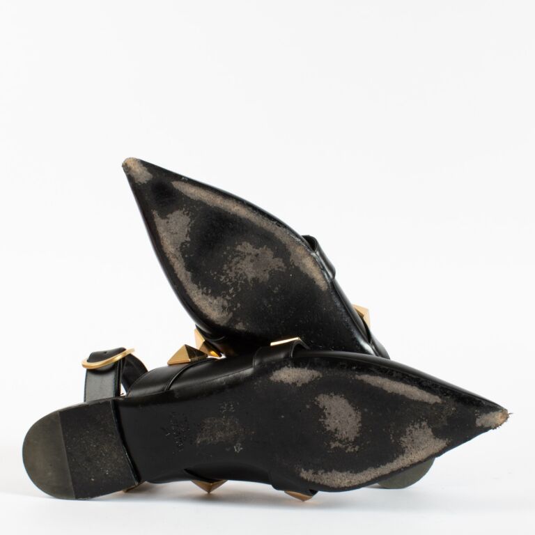 Valentino Garavani Black Roman Stud Flats - size 38