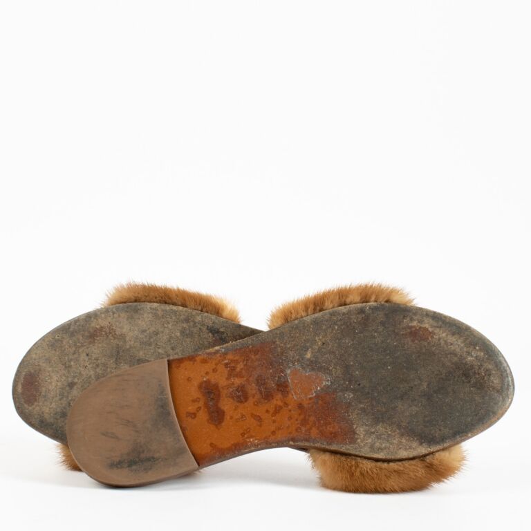 ルイ・ヴィトン　ファーミュール Louis Vuitton Lock It Mink Fur Mule Sandals – Size 37