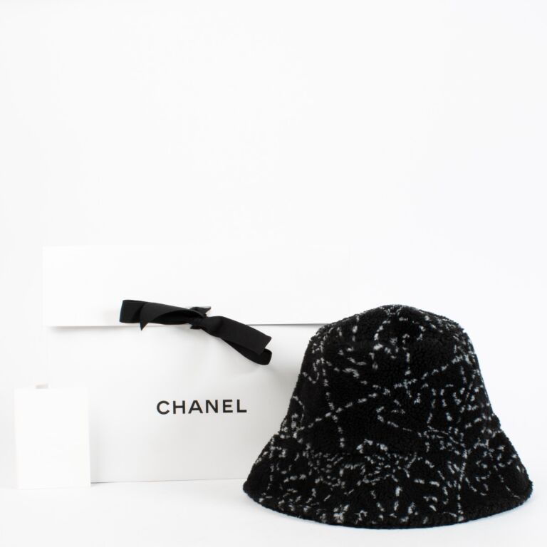 Chanel Black Tweed Hat - Size M ○ Labellov ○ Buy and Sell