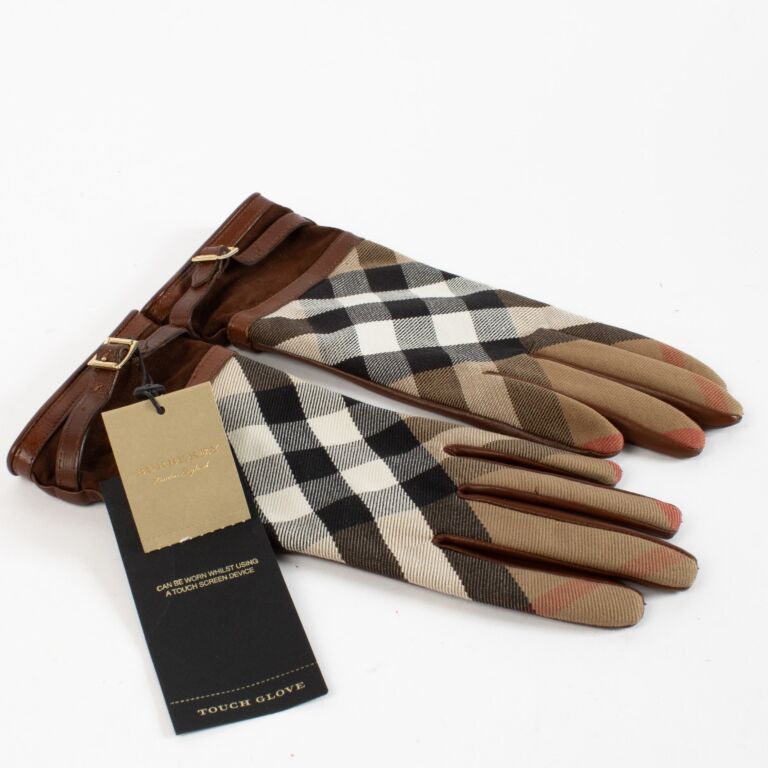 Burberry Check Gloves ○ Labellov ○ Buy and Sell Authentic Luxury