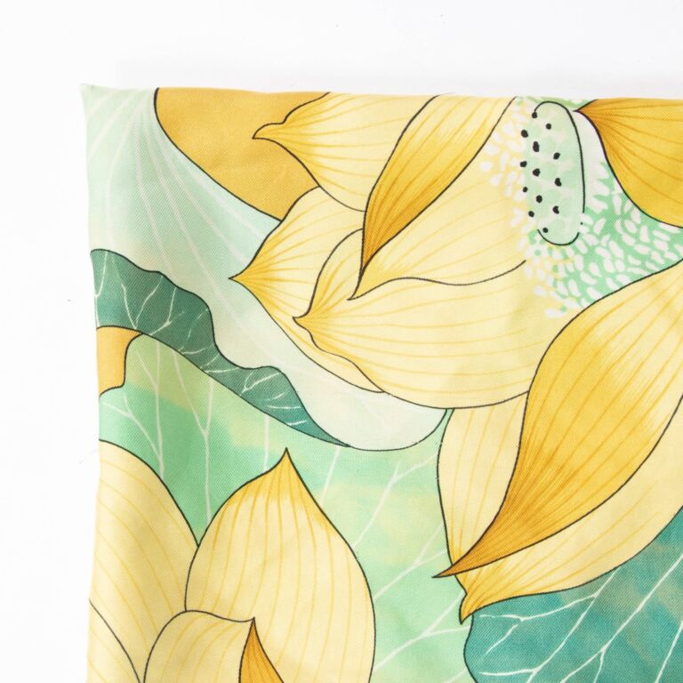 Hermès Fleurs de Lotus Silk 90 Scarf ○ Labellov ○ Buy and Sell