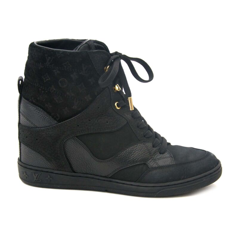 Luxury Louis Vuitton - Buy Luxury Louis Vuitton Size 5 Sneakers