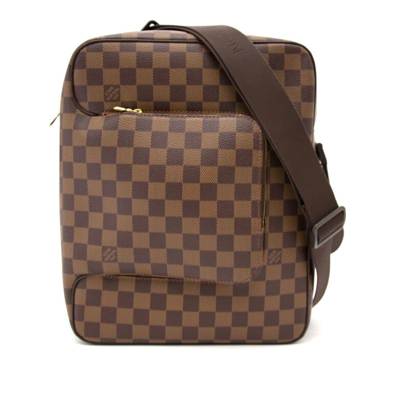 LOUIS VUITTON Damier Ebene Canvas GM Messenger Bag - The Luxury Pop