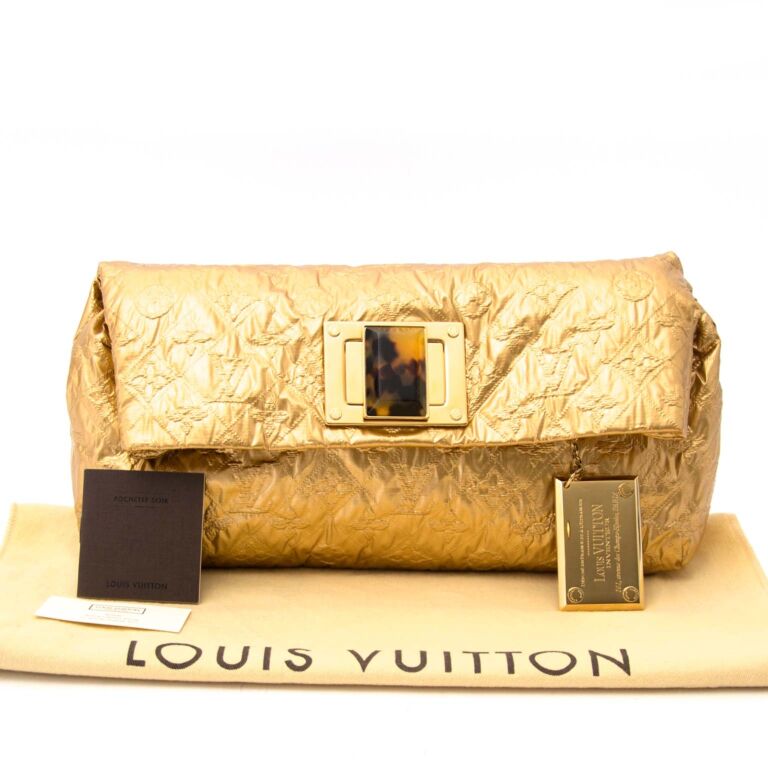 Louis Vuitton Gold Clutch Altair ○ Labellov ○ Buy and Sell Authentic Luxury