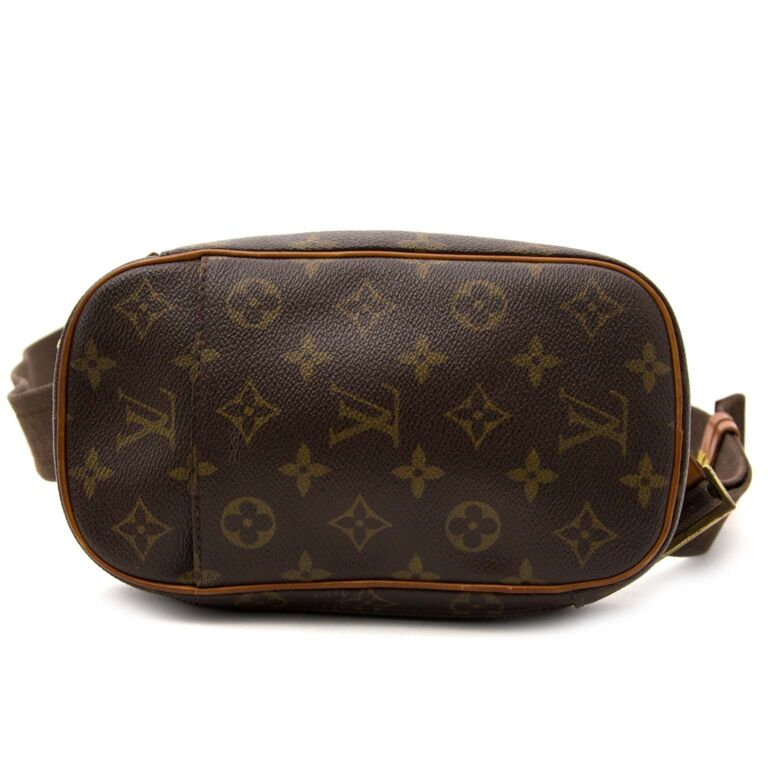 Louis Vuitton Monogram Bum Bag for the best price at Labellov