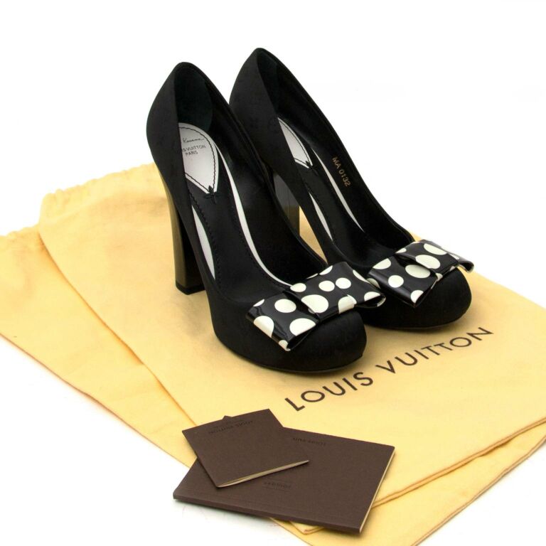 Louis Vuitton Yayoi Kusama Pumpkin Dot Classic Pumps Heels Sz39 Limited  Edition at 1stDibs  louis vuitton yayoi kusama shoes, louis vuitton  classic heels, classic louis vuitton heels