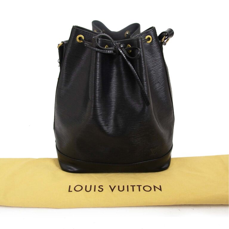 Louis Vuitton Black Epi Leather Noe Bucket Bag (2007) For Sale at