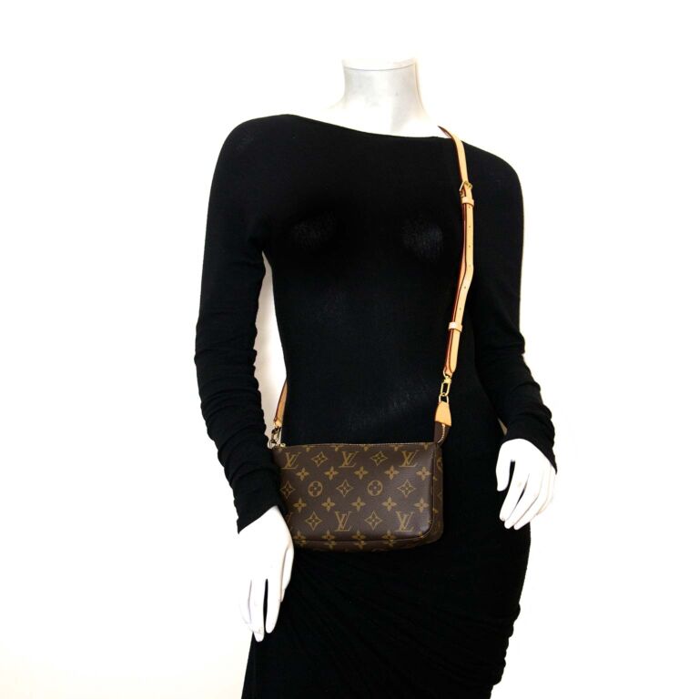 Louis Vuitton Pochette Accessoires in Monogram with Long Adjustable  Calfskin Vachette Strap - SOLD