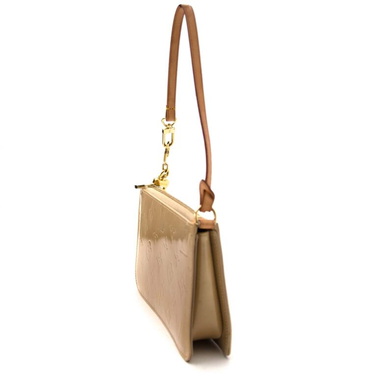 Louis Vuitton Beige Vernis Lexington Pochette ○ Labellov ○ Buy