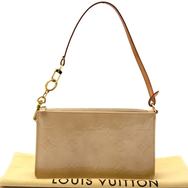 Louis Vuitton Biege Monogram Vernis Lexington Pochette Bag Louis Vuitton