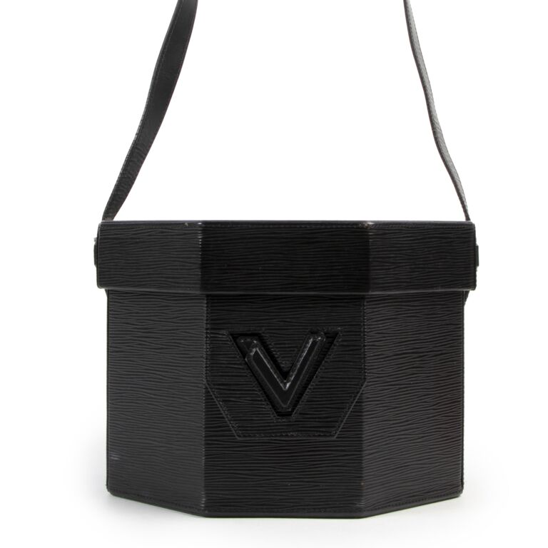 Louis Vuitton Black Epi Leather Octagon Bag ○ Labellov