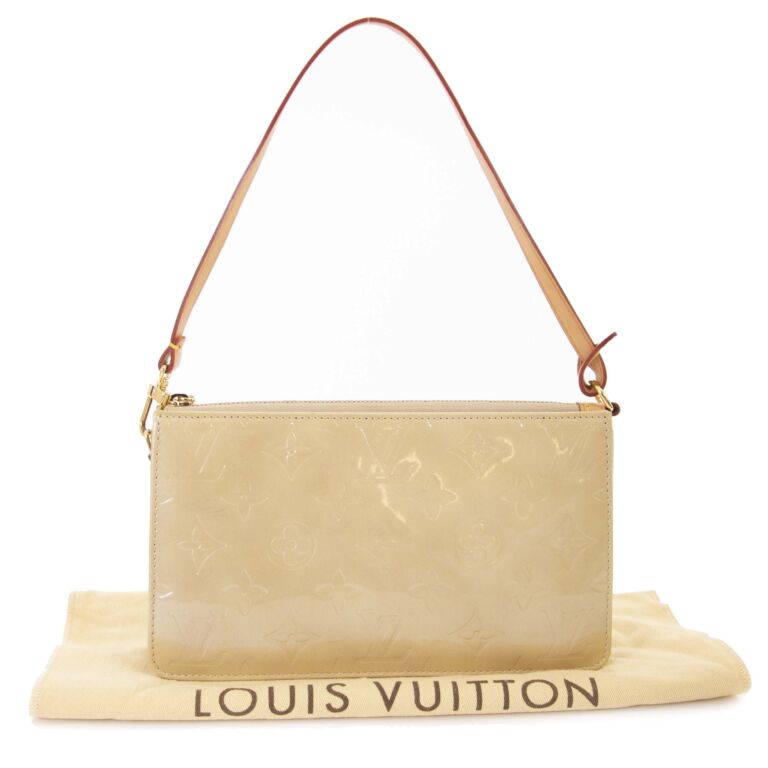 Louis Vuitton Pochette Lexington Monogram Vernis Beige in Patent Leather  with Gold-tone - US