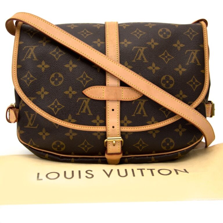 louis vuitton saumur messenger