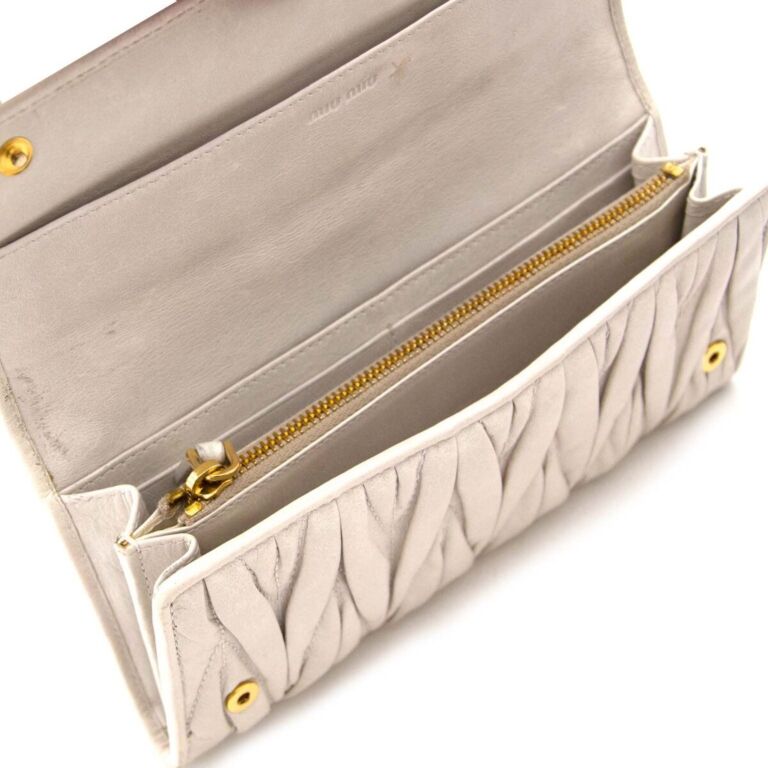 Miu Miu Beige Matelassé Leather Wallet ○ Labellov ○ Buy