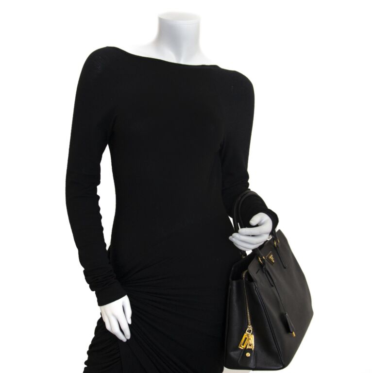 Prada large monochrome tote deals
