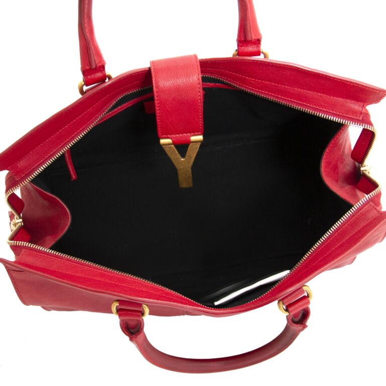 Yves Saint Laurent Red Textured Leather Medium Chyc Flap Bag Yves Saint  Laurent