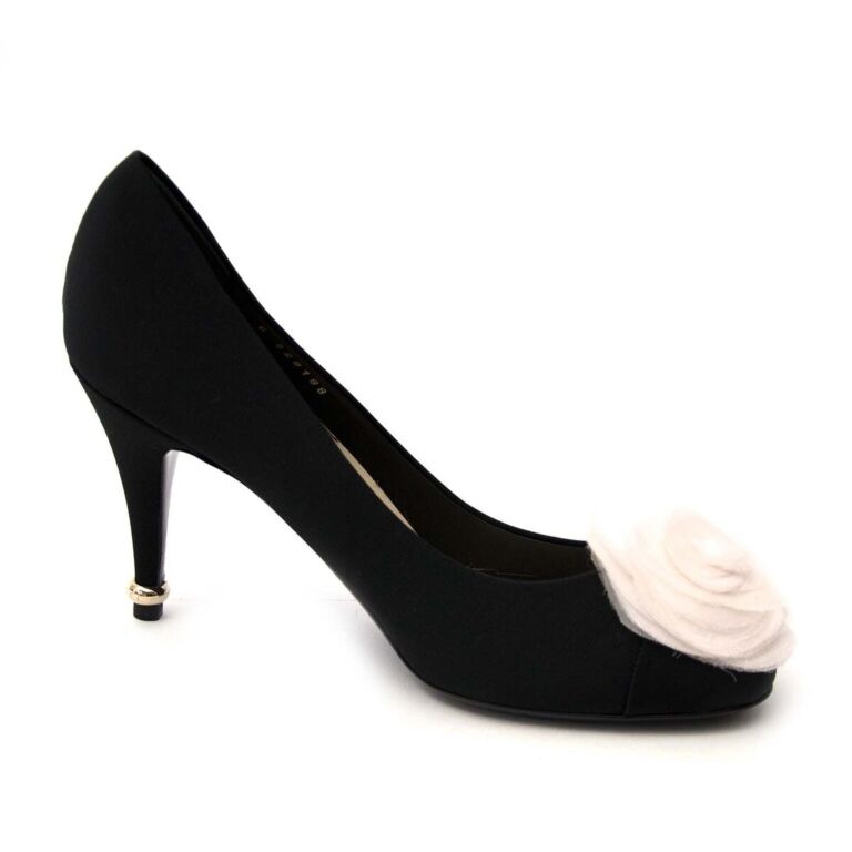 Chanel Black Grosgrain Camelia Pumps - size 38 ○ Labellov ○ Buy