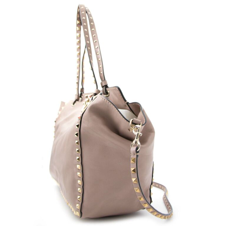 Valentino Rockstud Medium Blush Tote Bag ○ Labellov ○ Buy