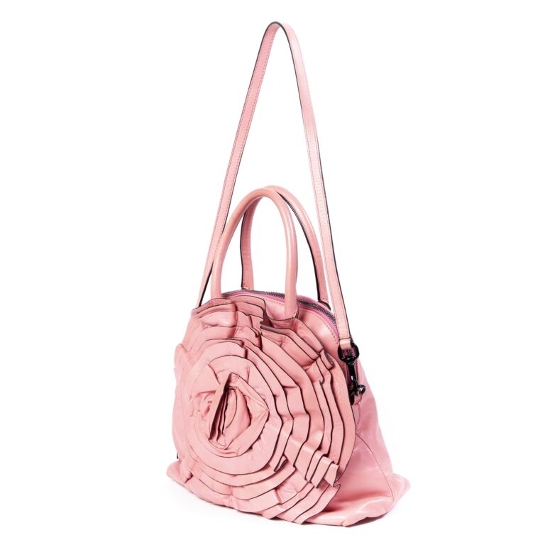 PEF Milliard regeringstid Valentino Pink Leather Flower Bag ○ Labellov ○ Buy and Sell Authentic Luxury
