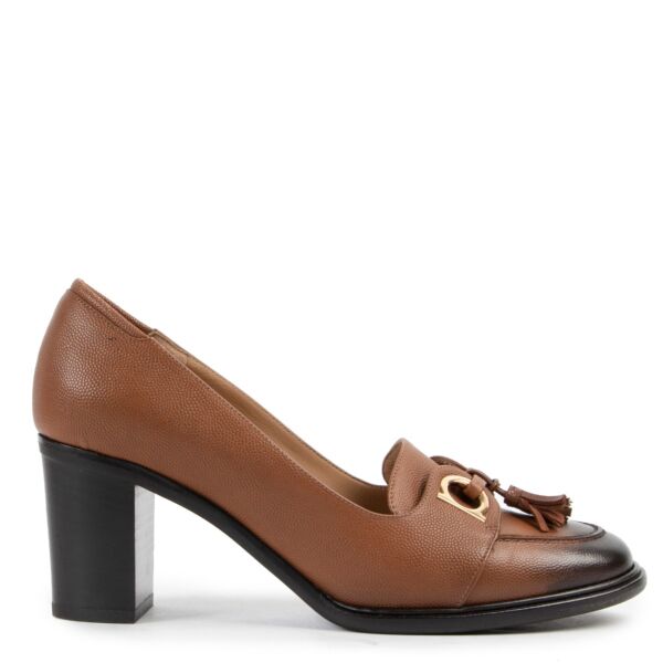 Original Salvatore Ferragamo Brown Leather Pumps in Size 37.5 now online for sale on Labellov Luxury site for 2nd hand designer shoes 