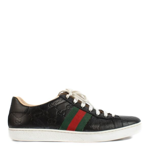 Shop safe online at Labellov in Antwerp, Brussels and Knokke this 100% authentic second hand Gucci Black Monogram Ace Sneakers - Size 38,5