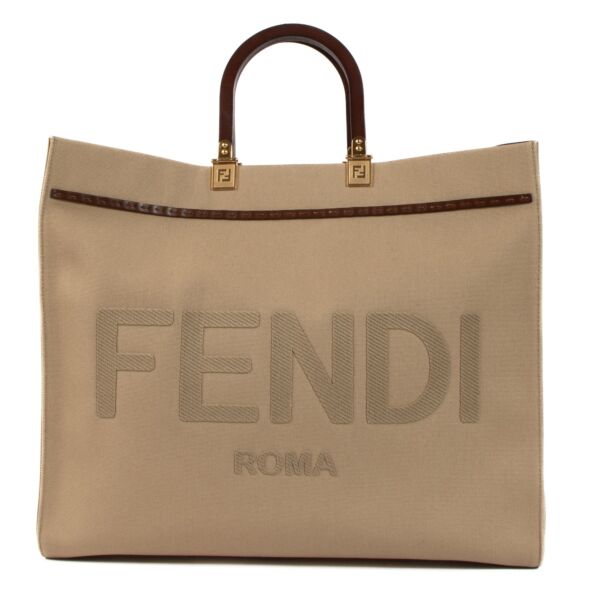 Shop safe online at Labellov in Antwerp, Brussels and Knokke this 100% authentic second hand Fendi Beige Canvas Large Sunshine Tote Bag