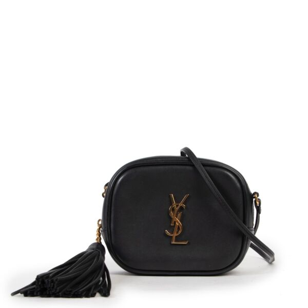 Shop safe online 100% authentic second hand Saint Laurent Black Lou Crossbody Bag in very good, excellent condition at the right price at Labellov in Antwerp.