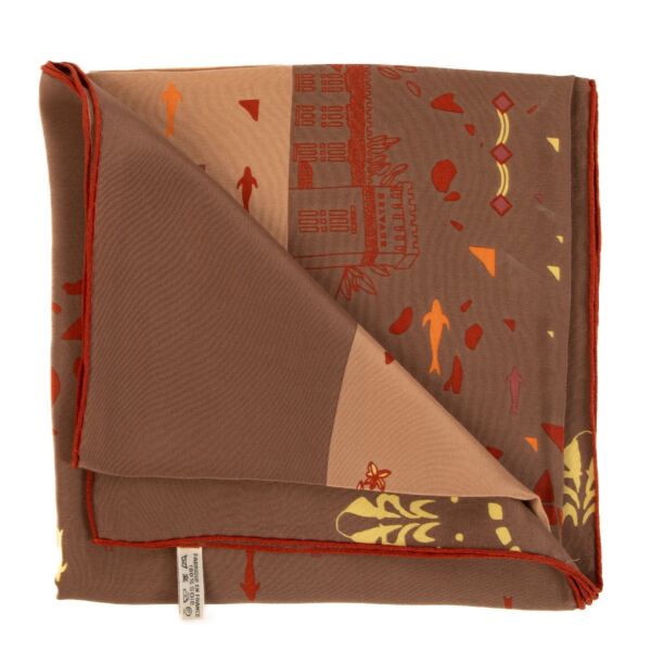 Buy real authentic preloved Delvaux Brown Silk Scarf safe online at Labellov.com or in Brussels, Knokke and Antwerp