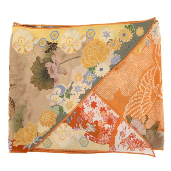Buy real authentic Gucci Chinese Garden Silk Scarf safe online at Labellov.com or in Brussels, Knokke and Antwerp