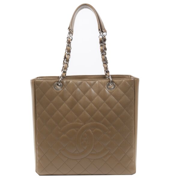 Authentieke Tweedehands Chanel Taupe Quilted Leather Grand Shopper Tote juiste prijs veilig online shoppen luxe merken webshop winkelen Antwerpen België mode fashion