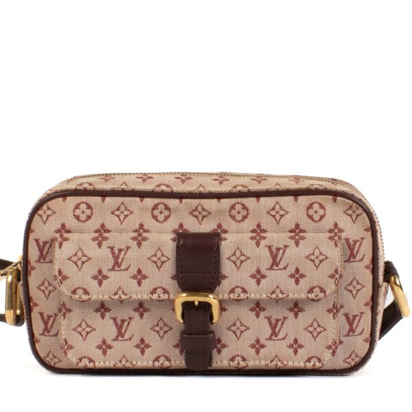 Shop safe online at Labellov in Antwerp, Brussels and Knokke this 100% authentic second hand Louis Vuitton Juliette Mini Lin Crossbody