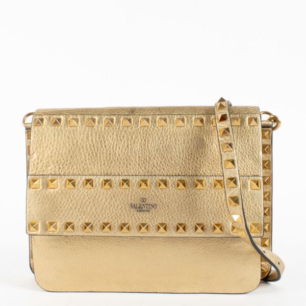 Authentic Second Hand Valentino Garavani Gold Rockstud Bag on Labellov.com