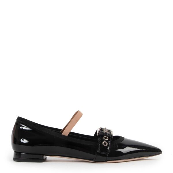 Shop safe online at Labellov in Antwerp these 100% authentic second hand Miu Miu Black Patent Leather Flats - size 36