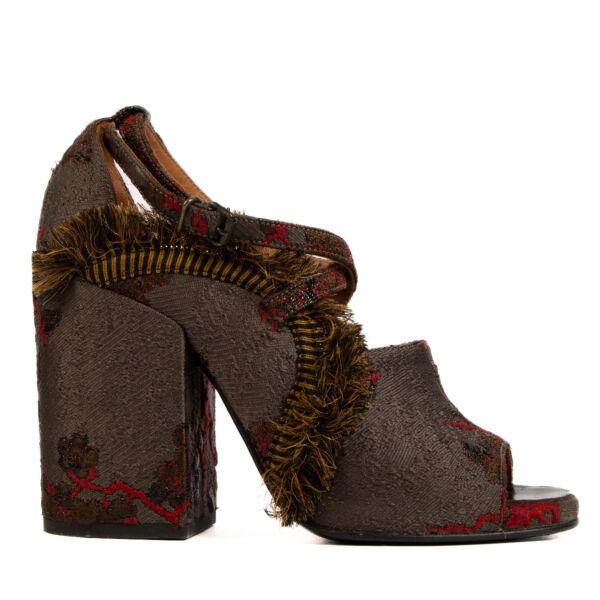 Shop 100% authentic second-hand Dries Van Noten Sandals - Size 36 1/2 on Labellov.com 