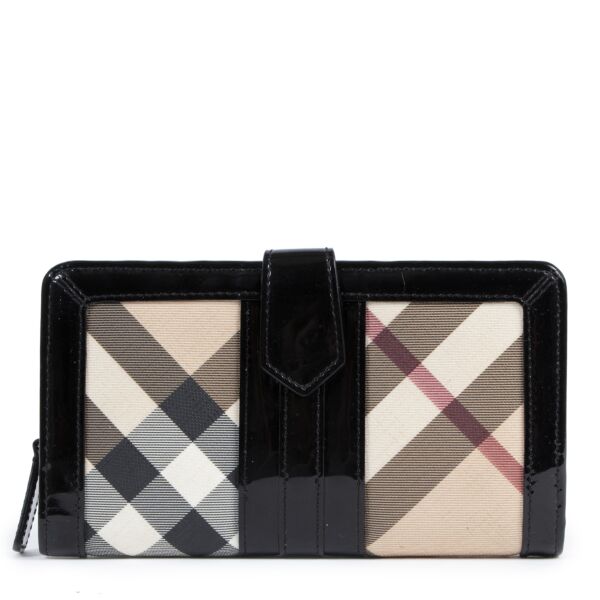 Burberry Beige Nova Check Patent Leather Wallet pour le meilleur prix chez Labellov à Anvers