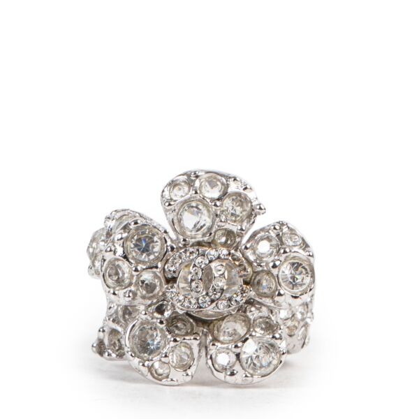 Shop safe online at Labellov in Antwerp 100% authentic second hand Chanel Silver Camellia Ring - Size 54