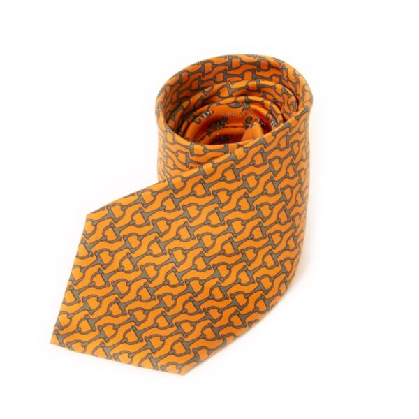 Authentieke tweedehands Hermès Horsebit Silk Orange Tie juiste prijs veilig online winkelen LabelLOV webshop luxe merken winkelen Antwerpen België mode fashion
