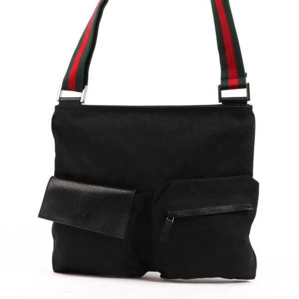 Shop safe online at Labellov in Antwerp, Brussels or Knokke this 100% authentic second hand Gucci Black GG Canvas Shoulder Bag 